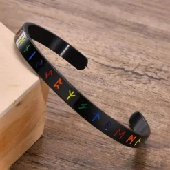 Black Chen Pride bangle i stål.