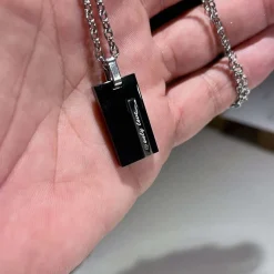 Black coat Halssmykke