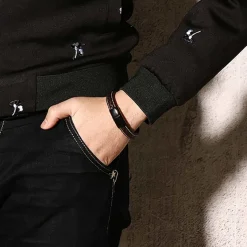 Brunt imt. læder armbånd