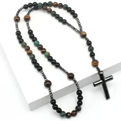 Chinio perlehalskæde med mørk hematit kors
