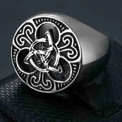 Ædelstål ring i flot design