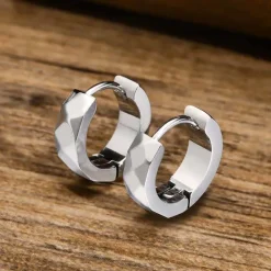 Facet ørering i IP ædelstål