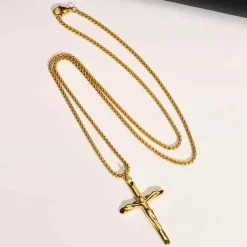 Forgyldt IP kors smykke i rustfri stål