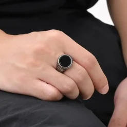 Gork herrering med sort agat.