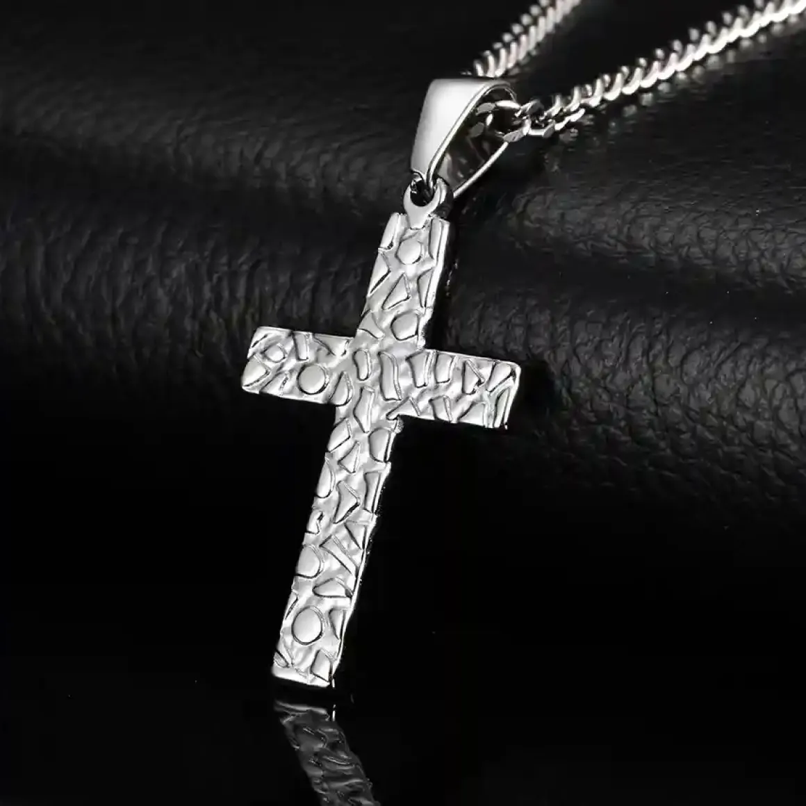 Hammered Steel Cross – Herrehalskæde i Rustfri Stål