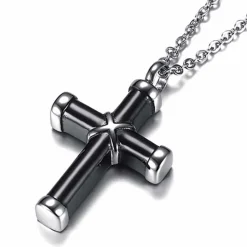 Kors med flotte finesser i stål