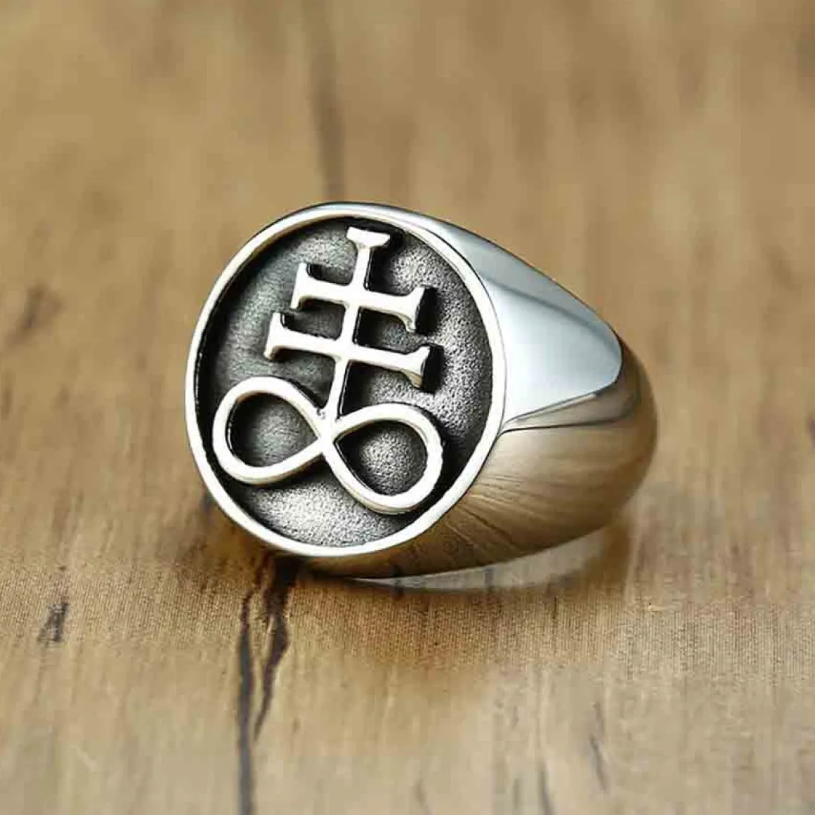 Leviathan satanism herrering i stål