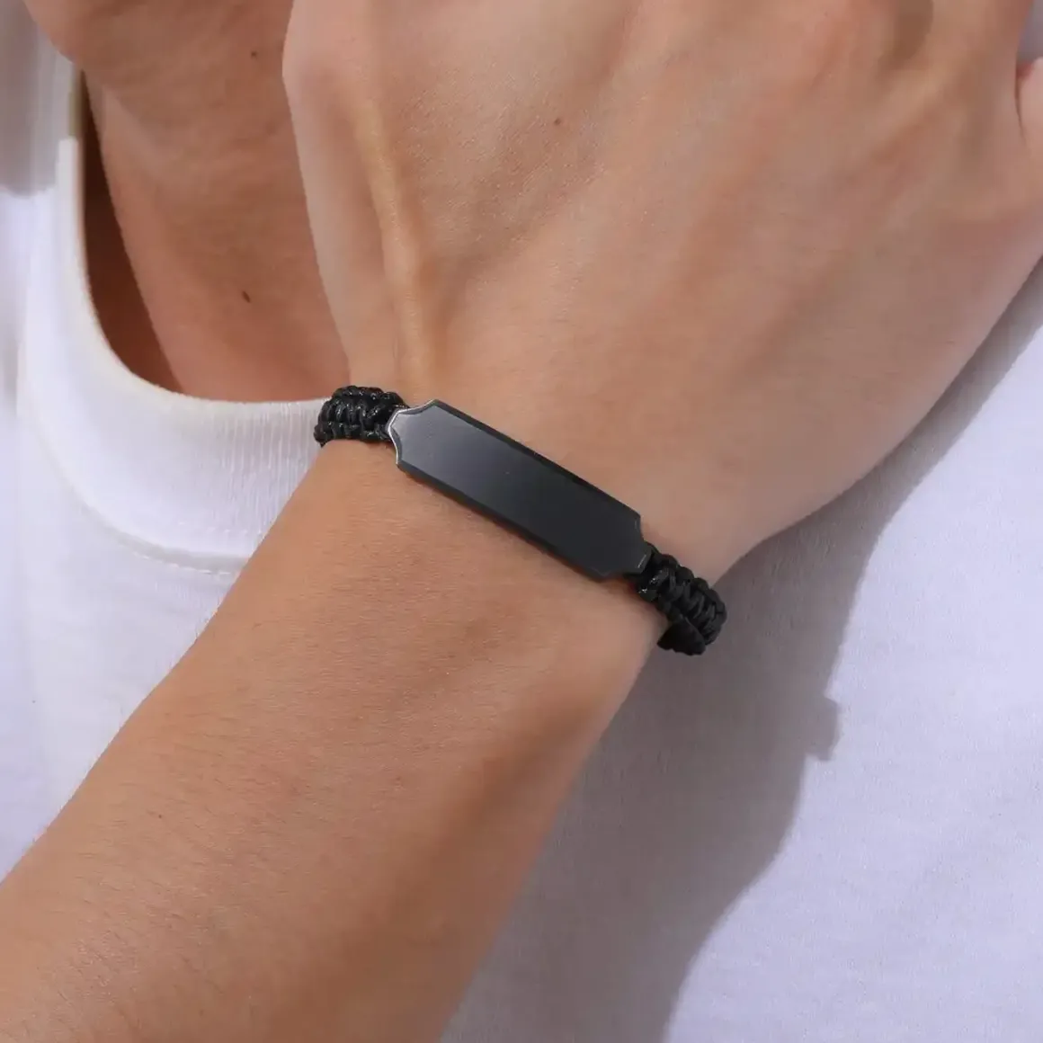 Macly herrearmbånd sort.