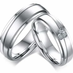 Naze forlovelsesring i ædelstål.