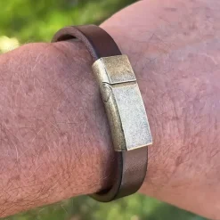 Netri læderarmbånd med bronze magnetlås