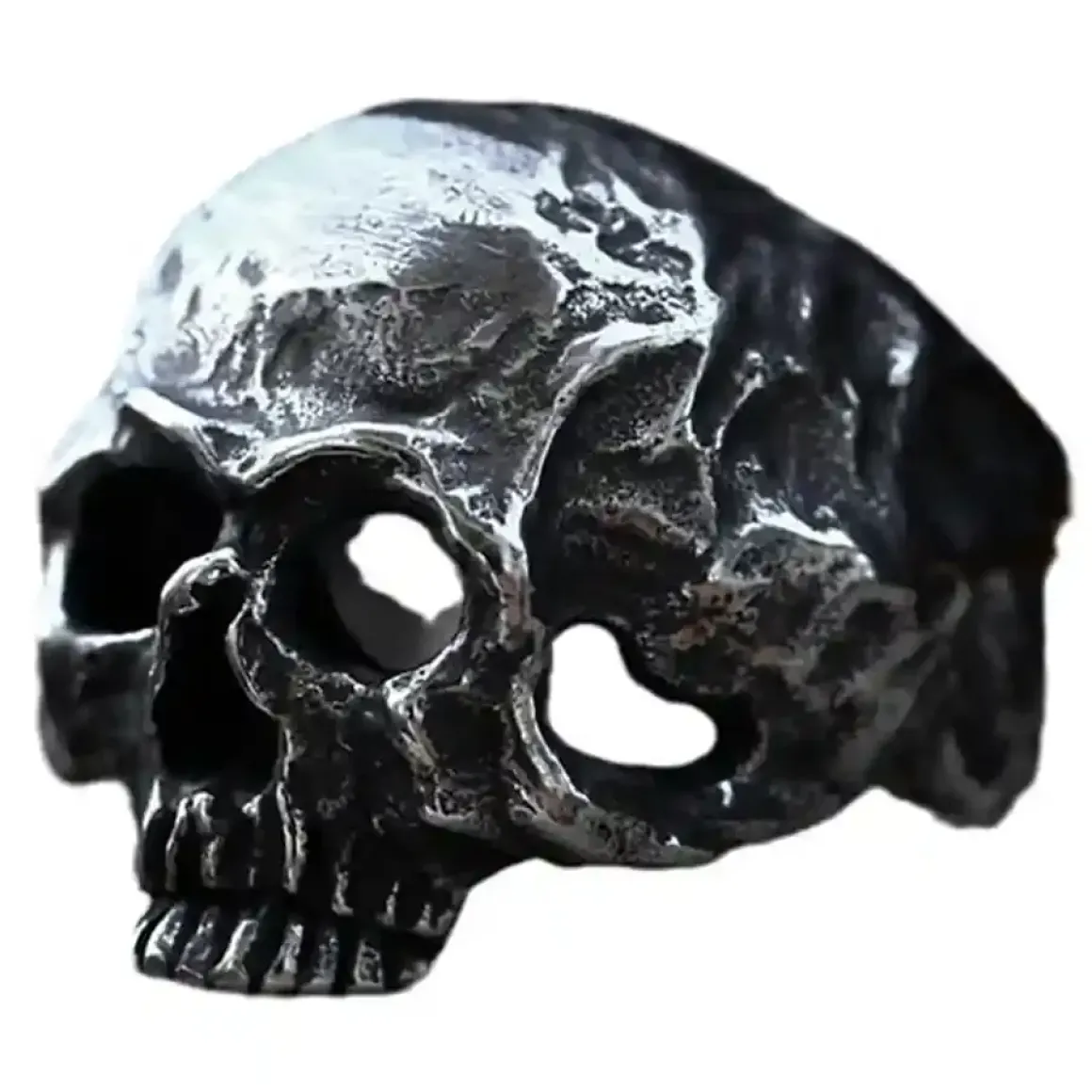 Nightfall Skull Bikerring i mørkt stål.