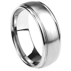 Ring i matbrush stål.