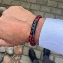 Rustikt læderarmbånd sort/rød
