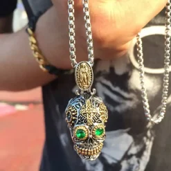 Skull halskæde med sten