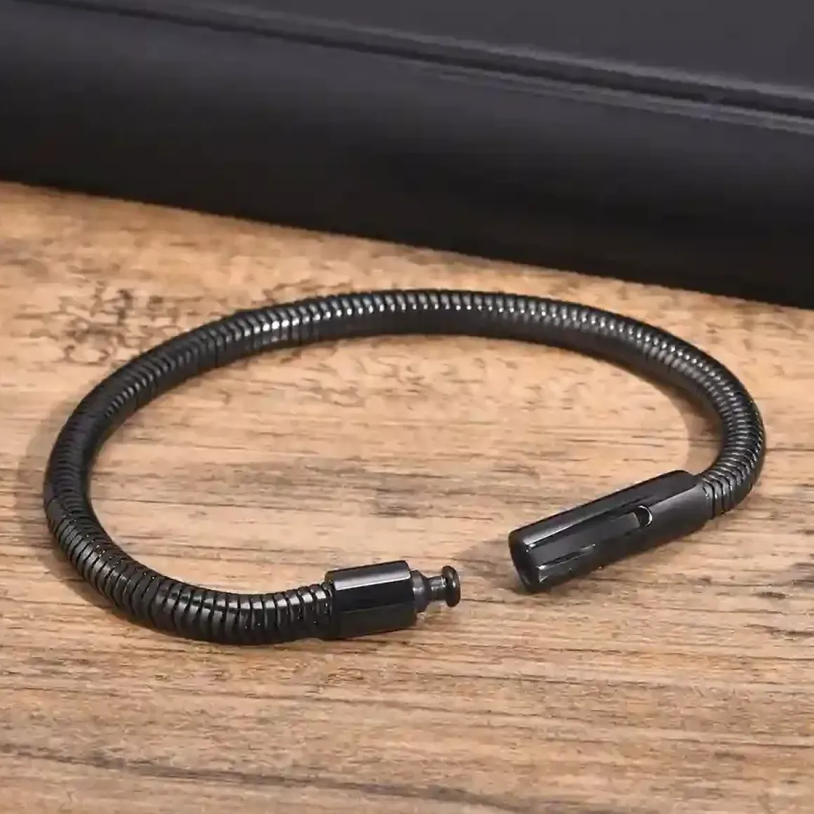 Snake sort armbånd i ædelstål 20,5 cm