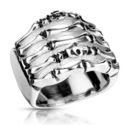 Stålring i skull design.