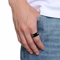 Wide pride ring i stål.